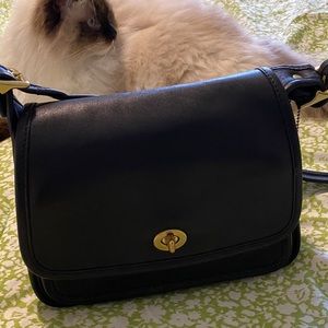 Vintage Coach crossbody bag